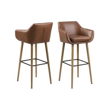 Set 2 scaune de bar tapitate cu piele ecologica si picioare din lemn Nora Maro / Stejar, l55xA54xH101 cm
